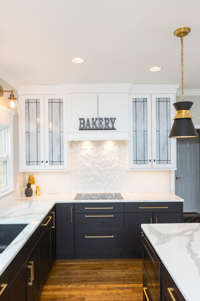 Example of a transitional kitchen design in Cincinnati