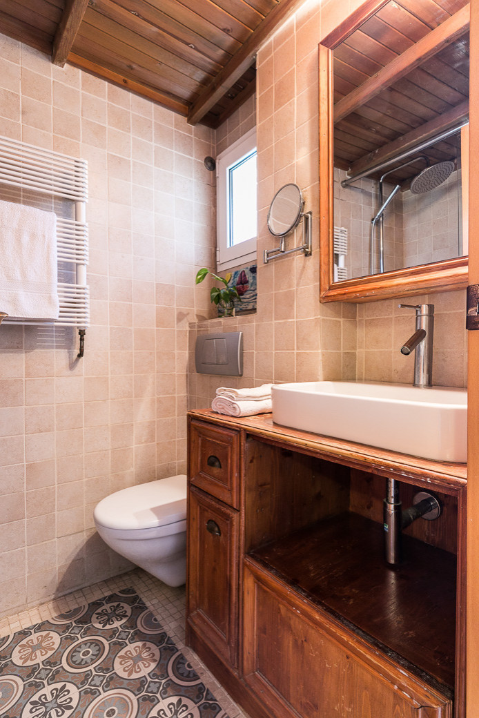 Baño rustico vivienda Vila de Gracia