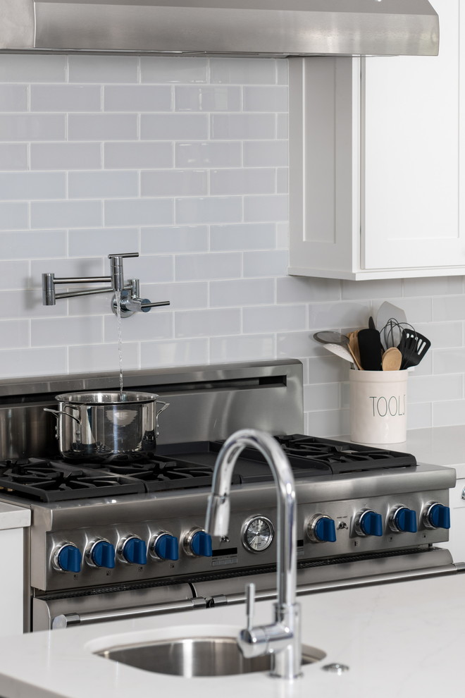 Transitional kitchen photo in Phoenix