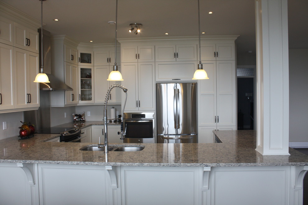 Kitchen - large transitional kitchen idea