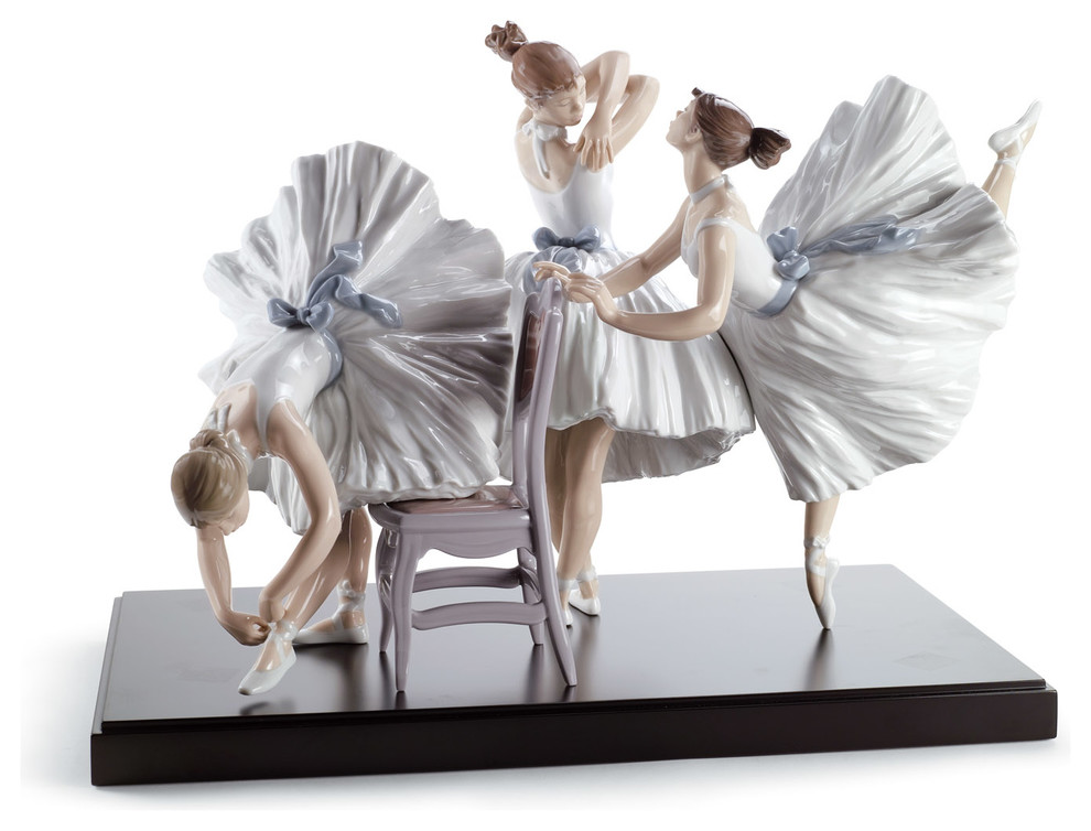 Lladro Backstage Ballet Figurine