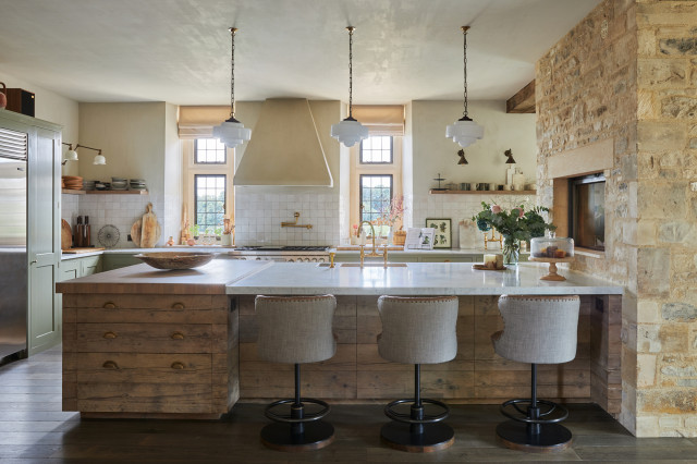 Cotswolds Grade 2 Listed Farmhouse & New-build Outbuildings - Country 