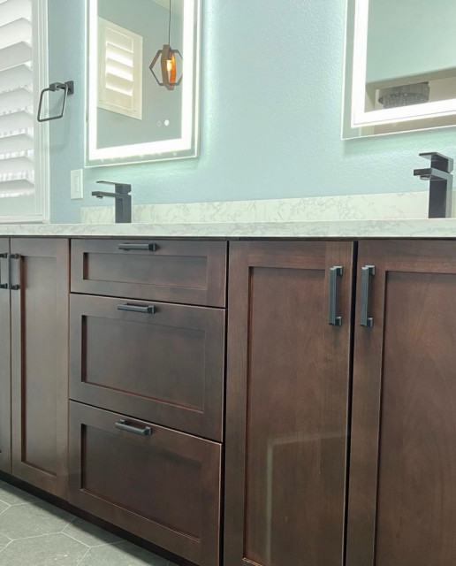 Wood Vanity modern-badezimmer