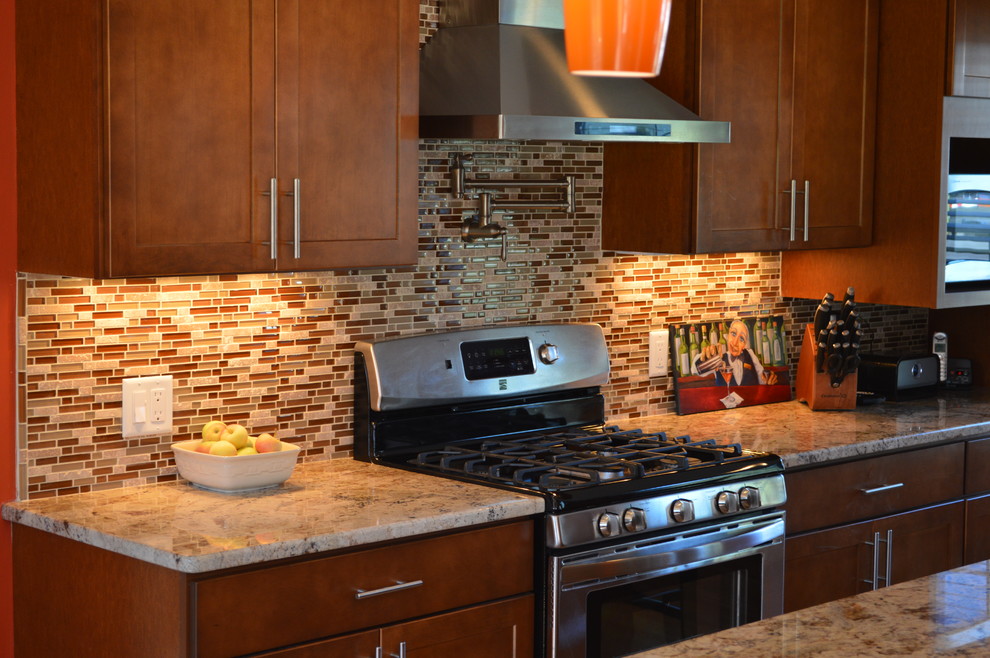 Kitchen - transitional kitchen idea in Boston