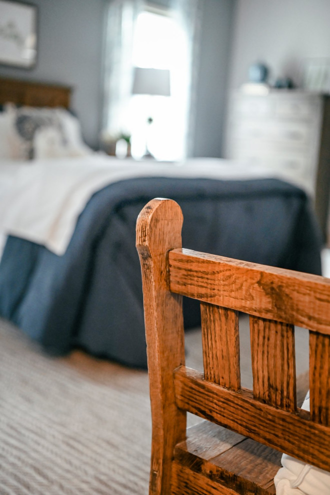 Home design - transitional home design idea in Chicago