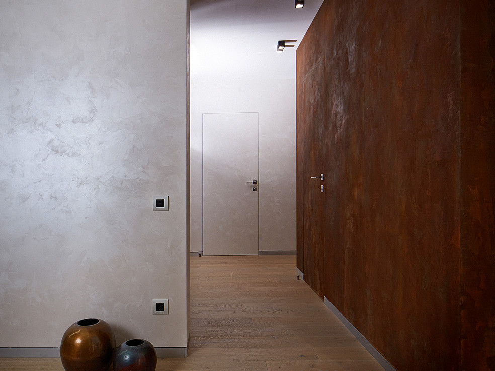 Design ideas for a contemporary hallway in Yekaterinburg.