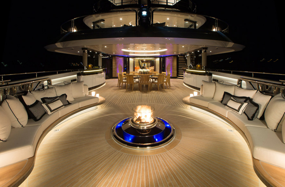 Arts and crafts home design photo in Miami