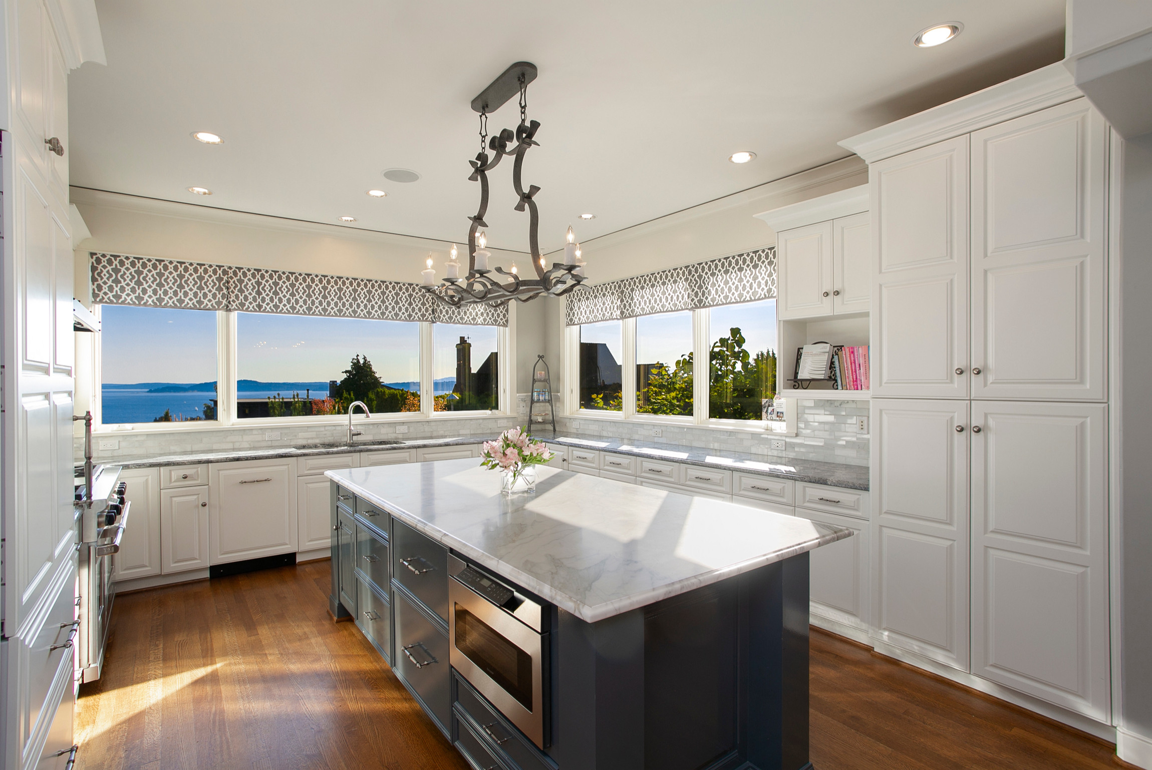 Custom Executive Home - Magnolia