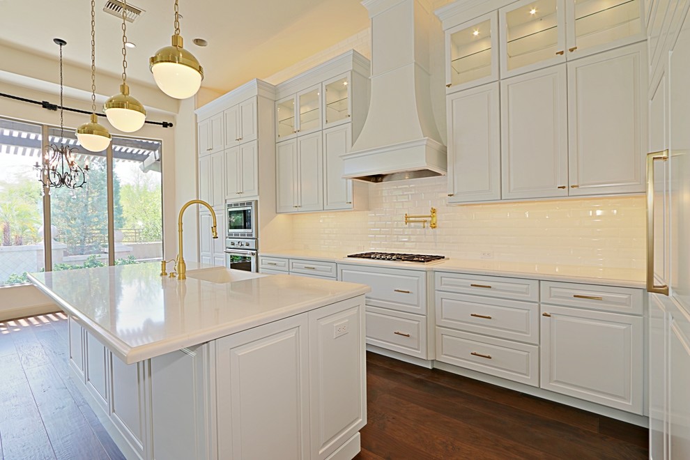 Kitchen - transitional kitchen idea in Phoenix