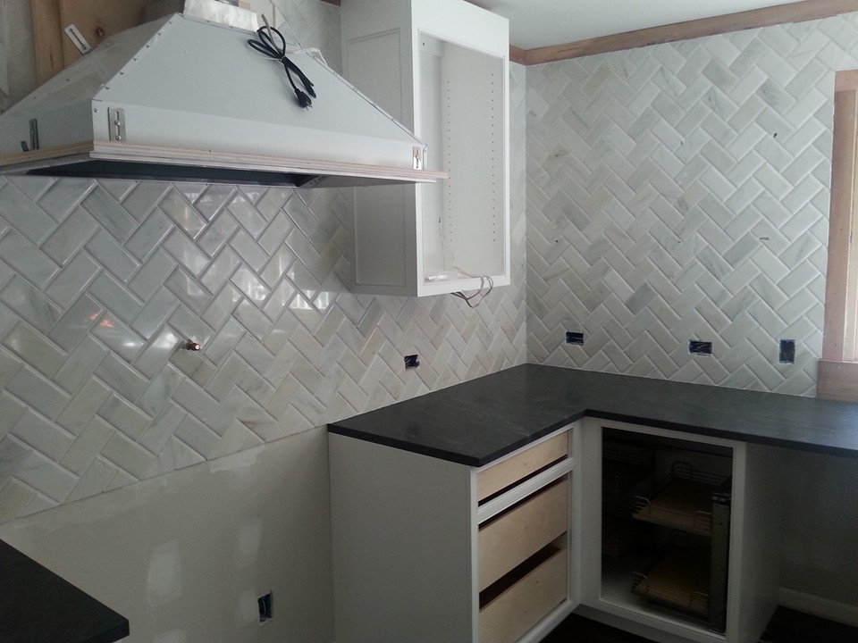 Inspiration for a l-shaped eat-in kitchen remodel in Baltimore