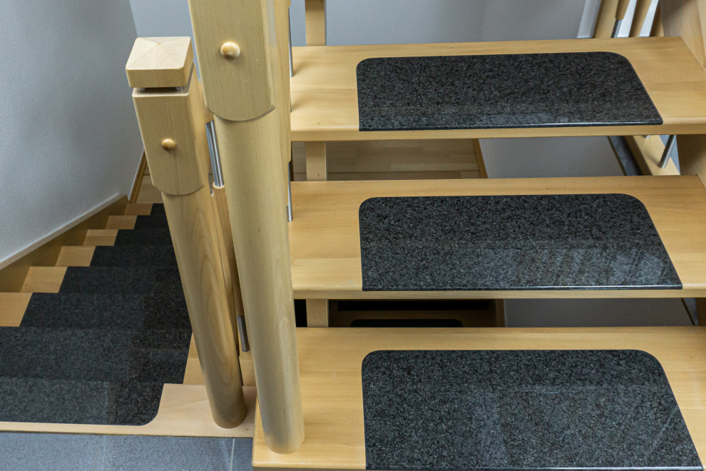 Gerade, Mittelgroße Moderne Treppe in Sonstige