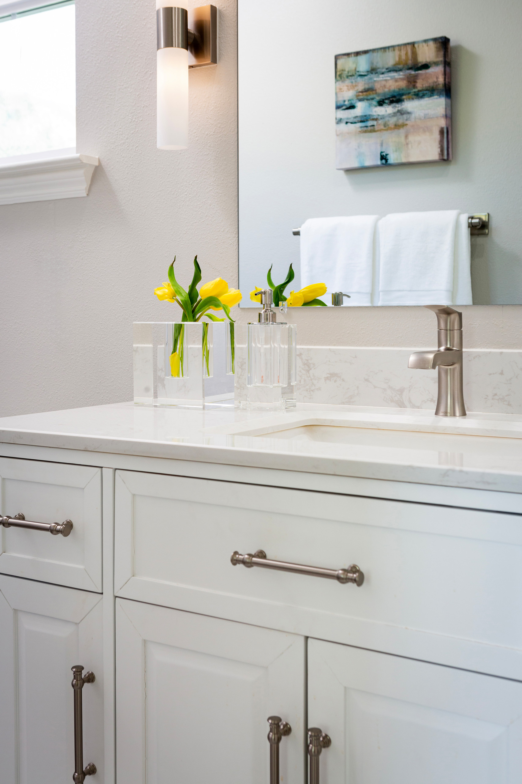 Thousand Oaks Bath + Laundry Design