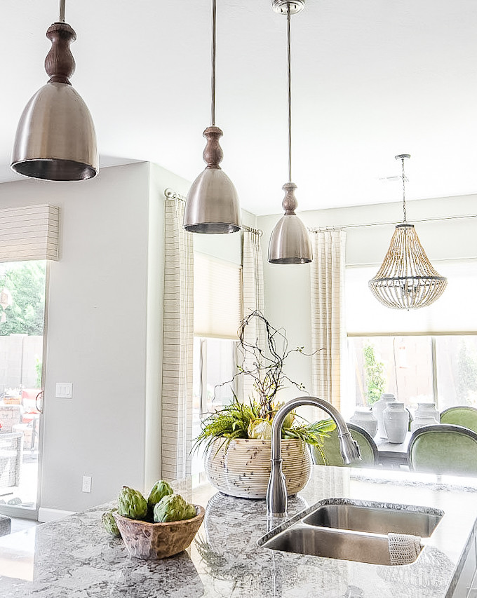 Kitchen - transitional kitchen idea in Phoenix