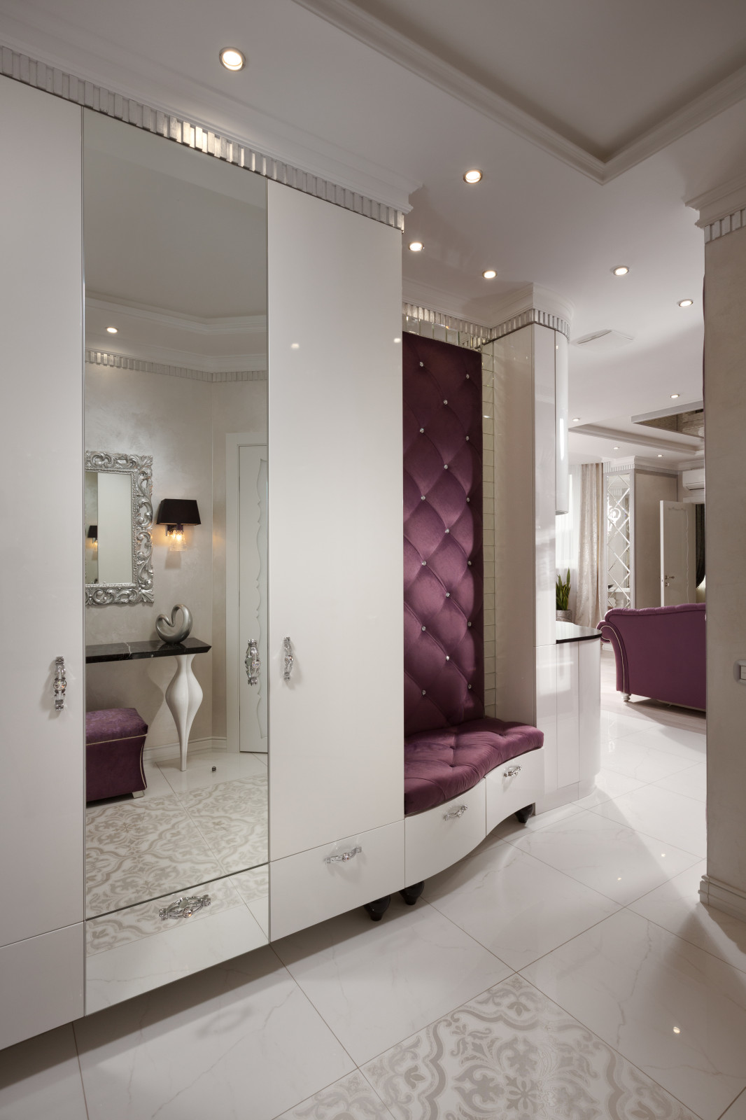 Светлые тона и зеркальные поверхности от Виктории Витковской