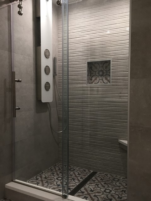 Condo Master Bath modern-badezimmer