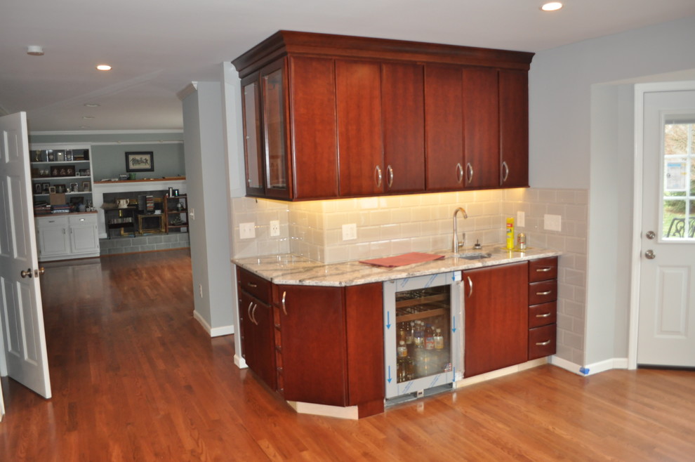 Inspiration for a transitional home design remodel in Cincinnati