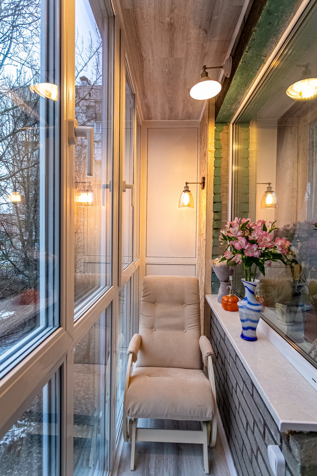 Остекление Балконов и лоджий с отделкой