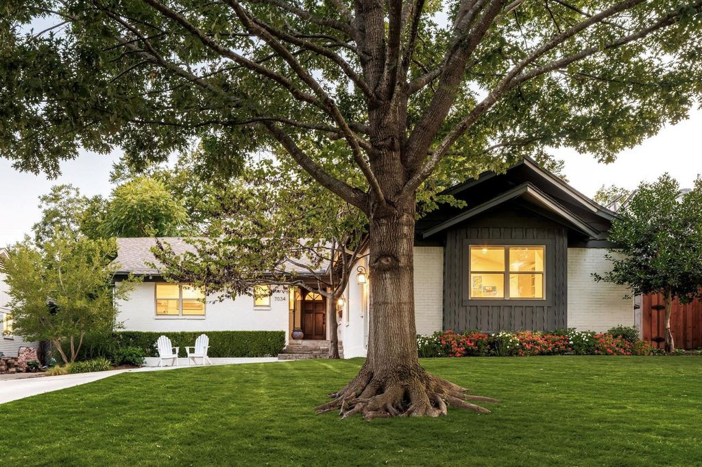 Garage Conversion Remodeling in Lakewood Area of Dallas 75214