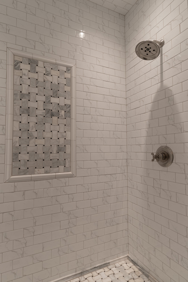 Alcove shower - transitional alcove shower idea