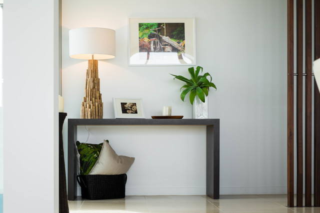 Ku De Ta tropical-living-room