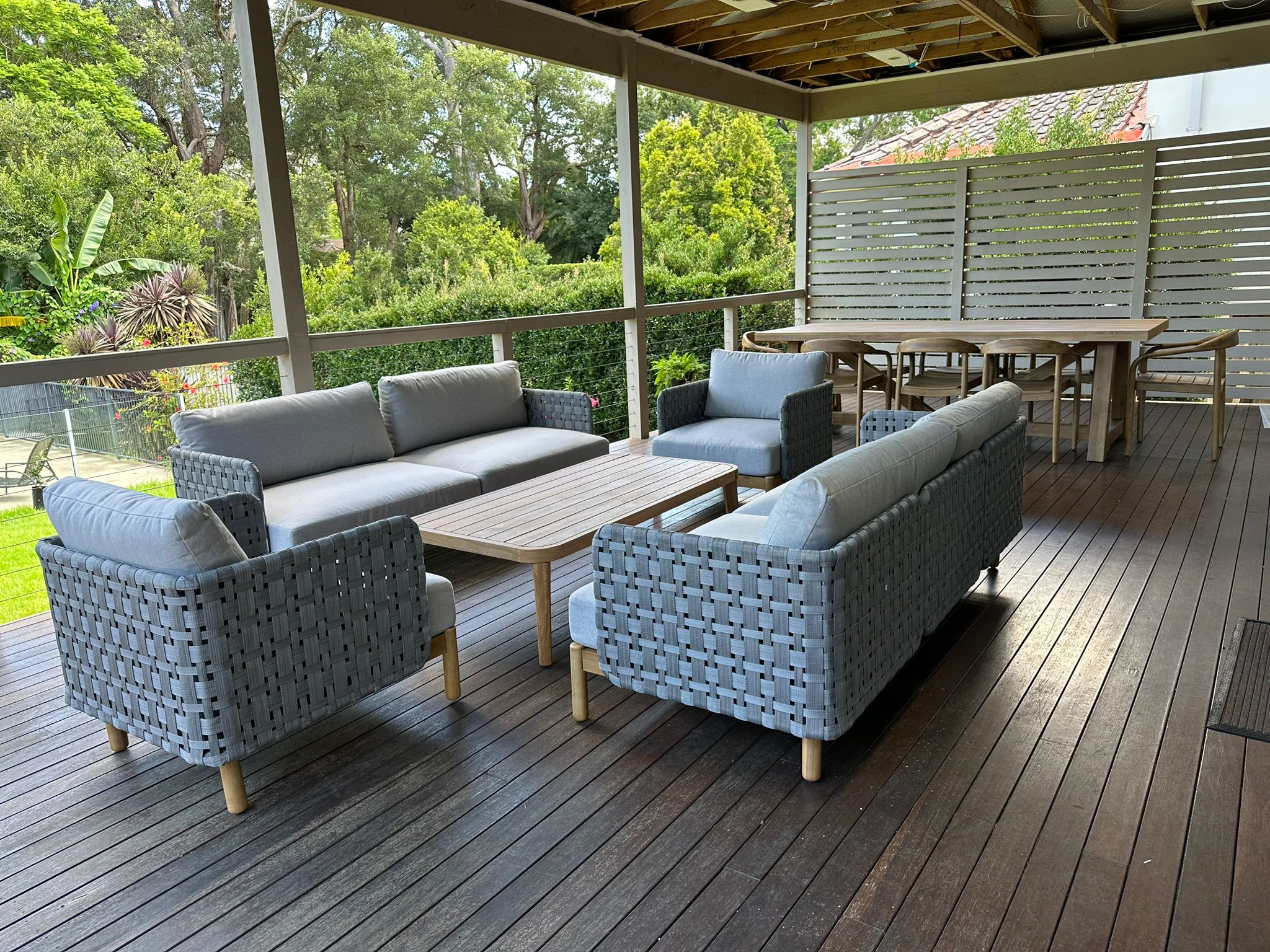 NEW COUNTRY AND NEW HOME FULL Source and stage all furniture and services