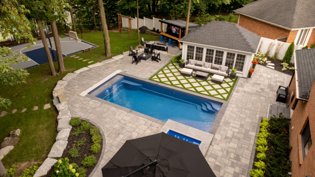 Swift swimming-pool