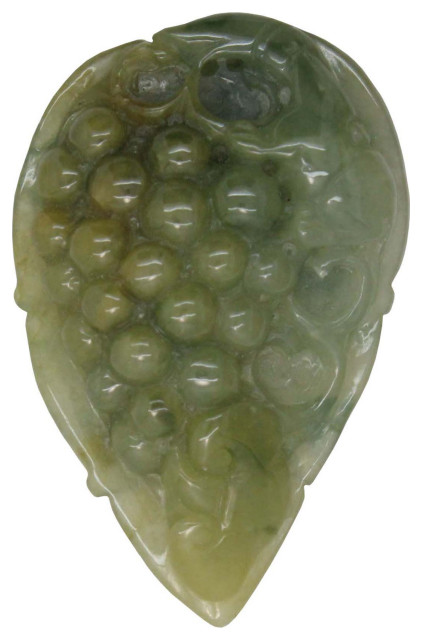Hand Carved Detail Green Color Natural Jade Grape Fruit On Leaf Pendant