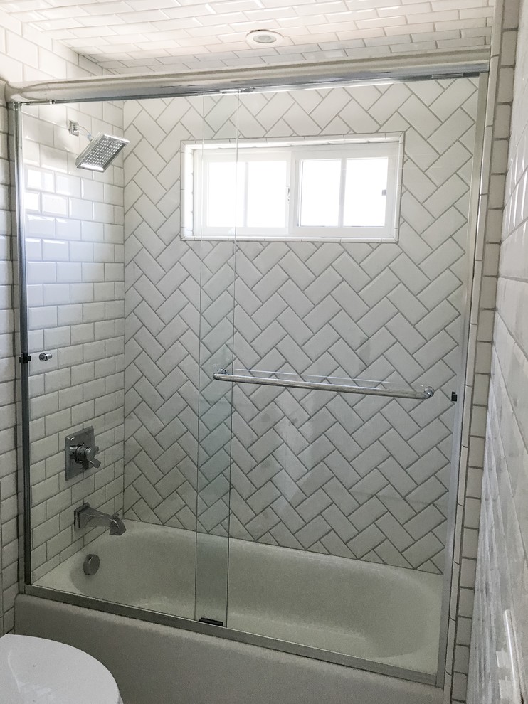 Example of a transitional bathroom design in Phoenix