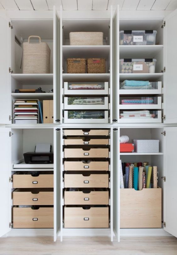 Design ideas for an expansive modern craft room in New York.