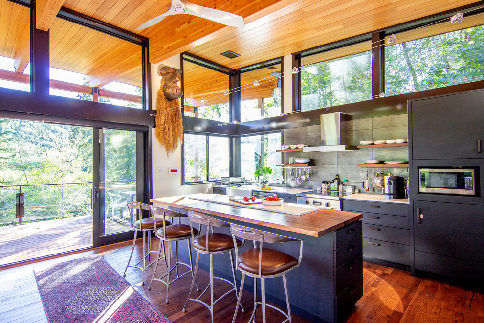 Kalama River Treehouse