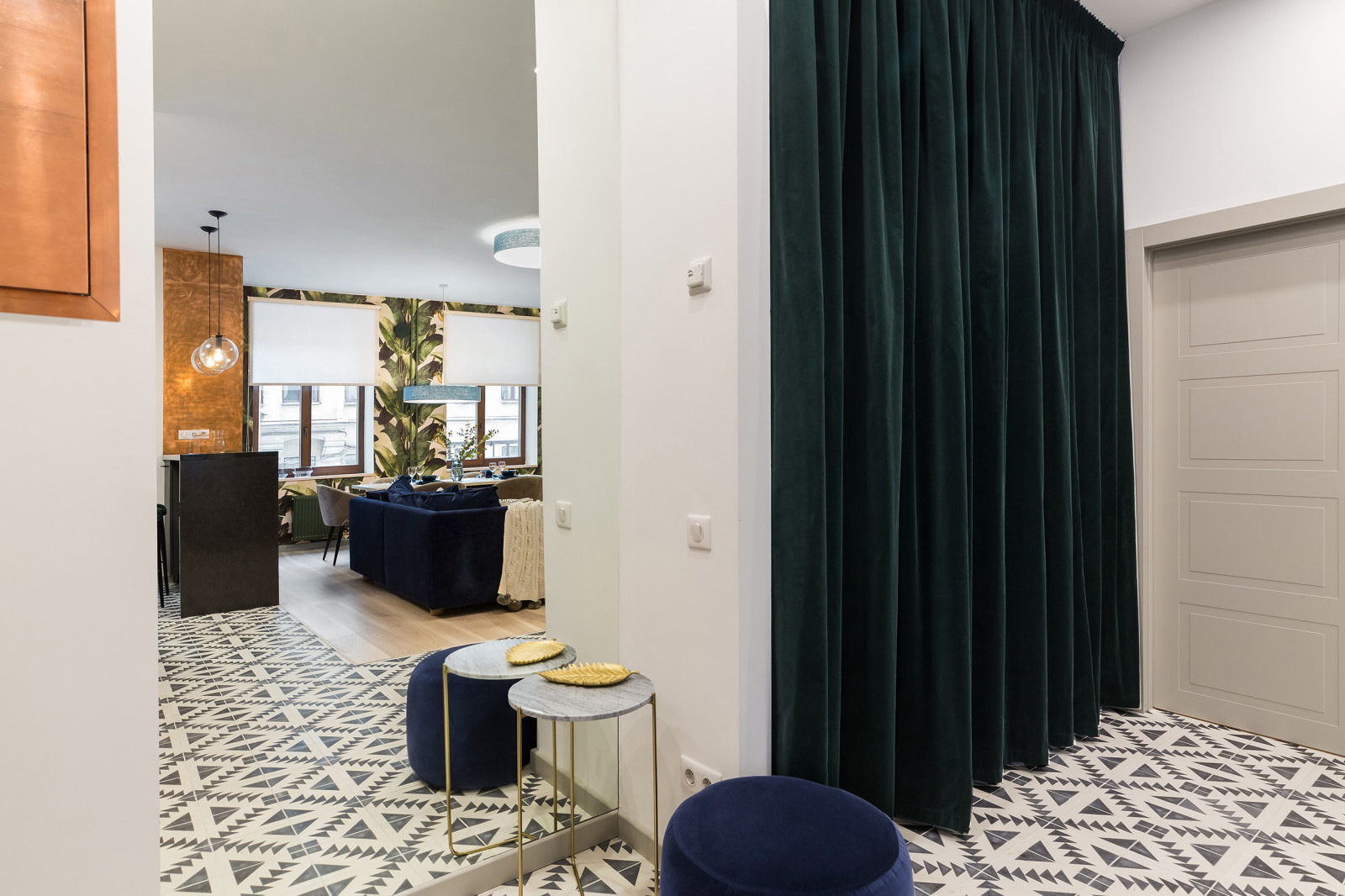 Тропическая медь на Стремянной улице