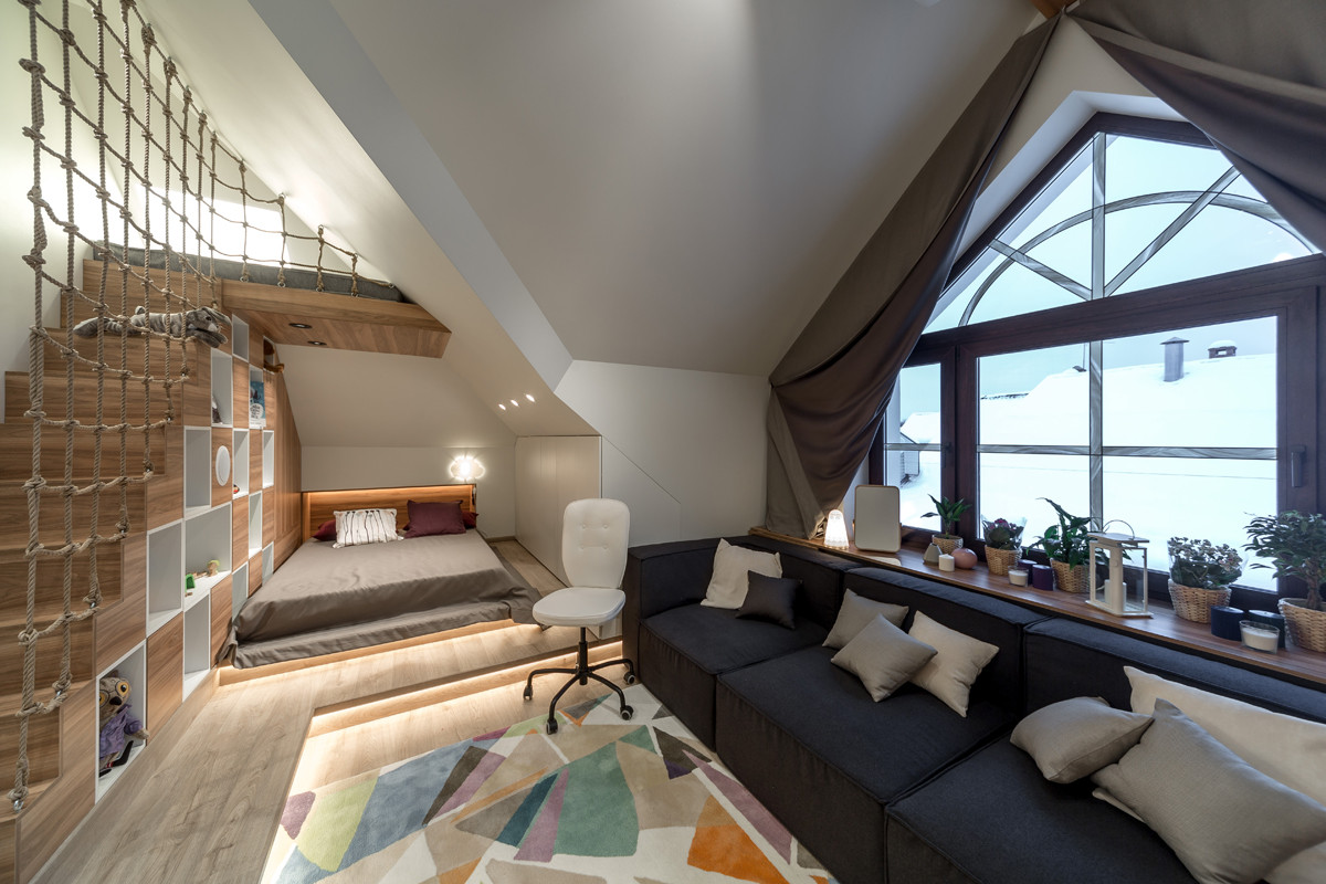 Детская с балкончиками в мансарде