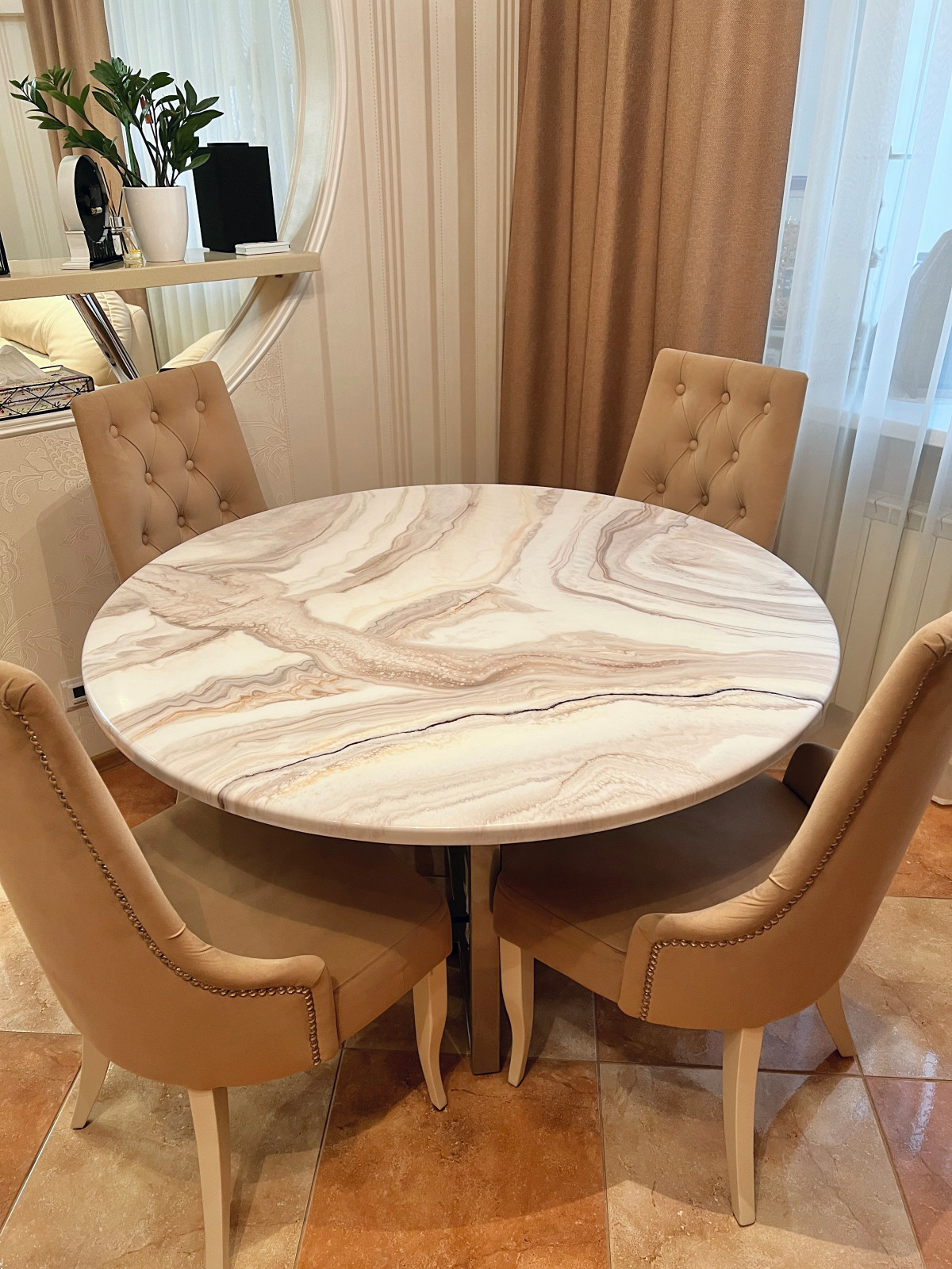 Круглый обеденный стол 120см.