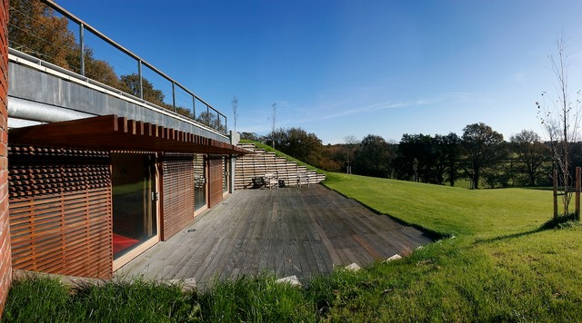 Underground House contemporary-courtyard