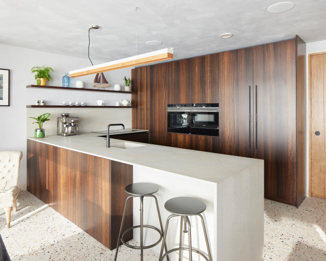 Seabreeze modern-kitchen