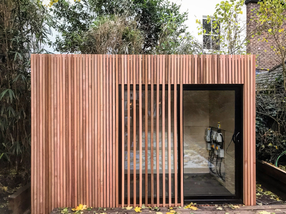 This is an example of a contemporary shed and granny flat in London.
