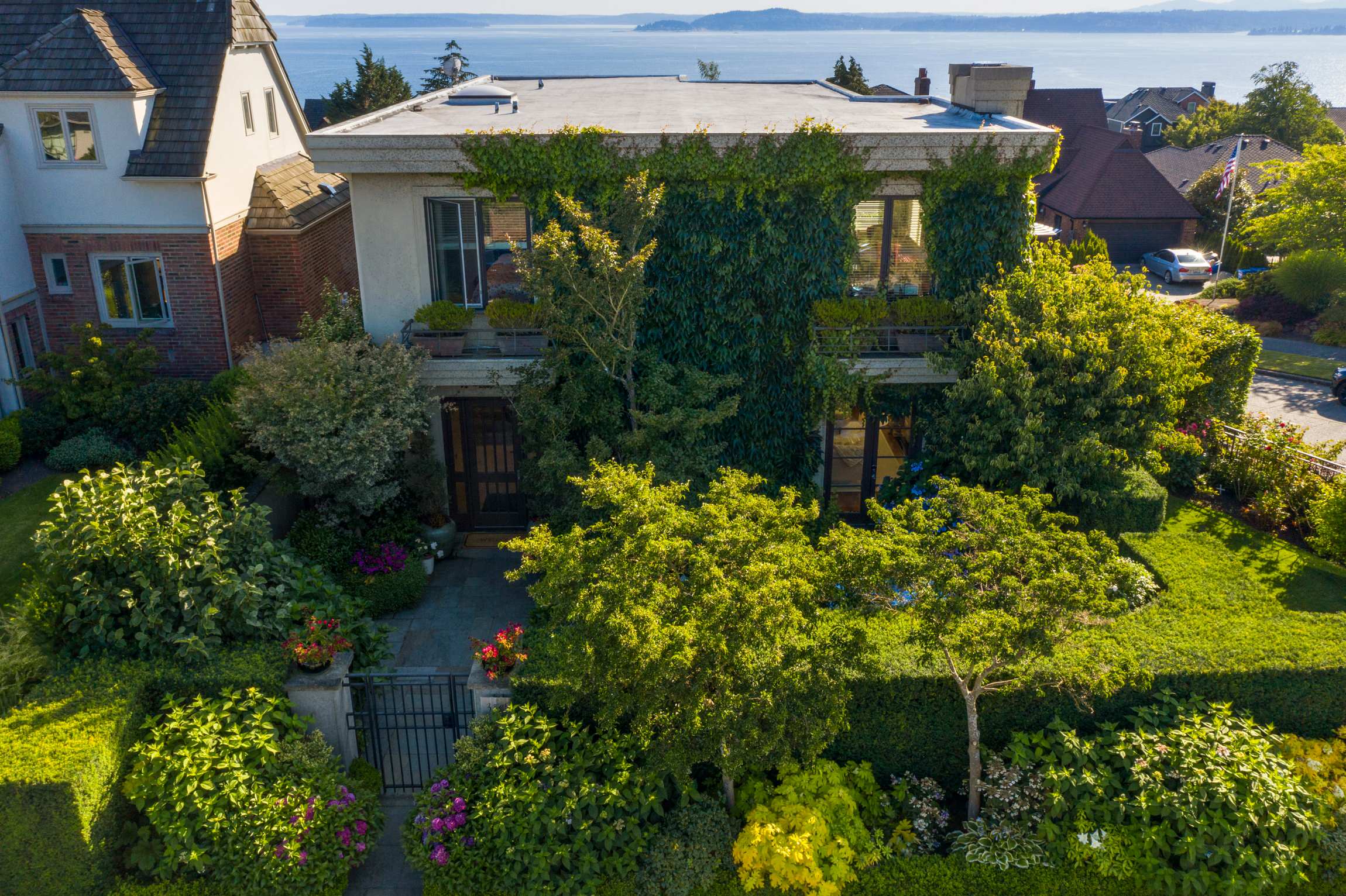 Custom Executive Home - Magnolia