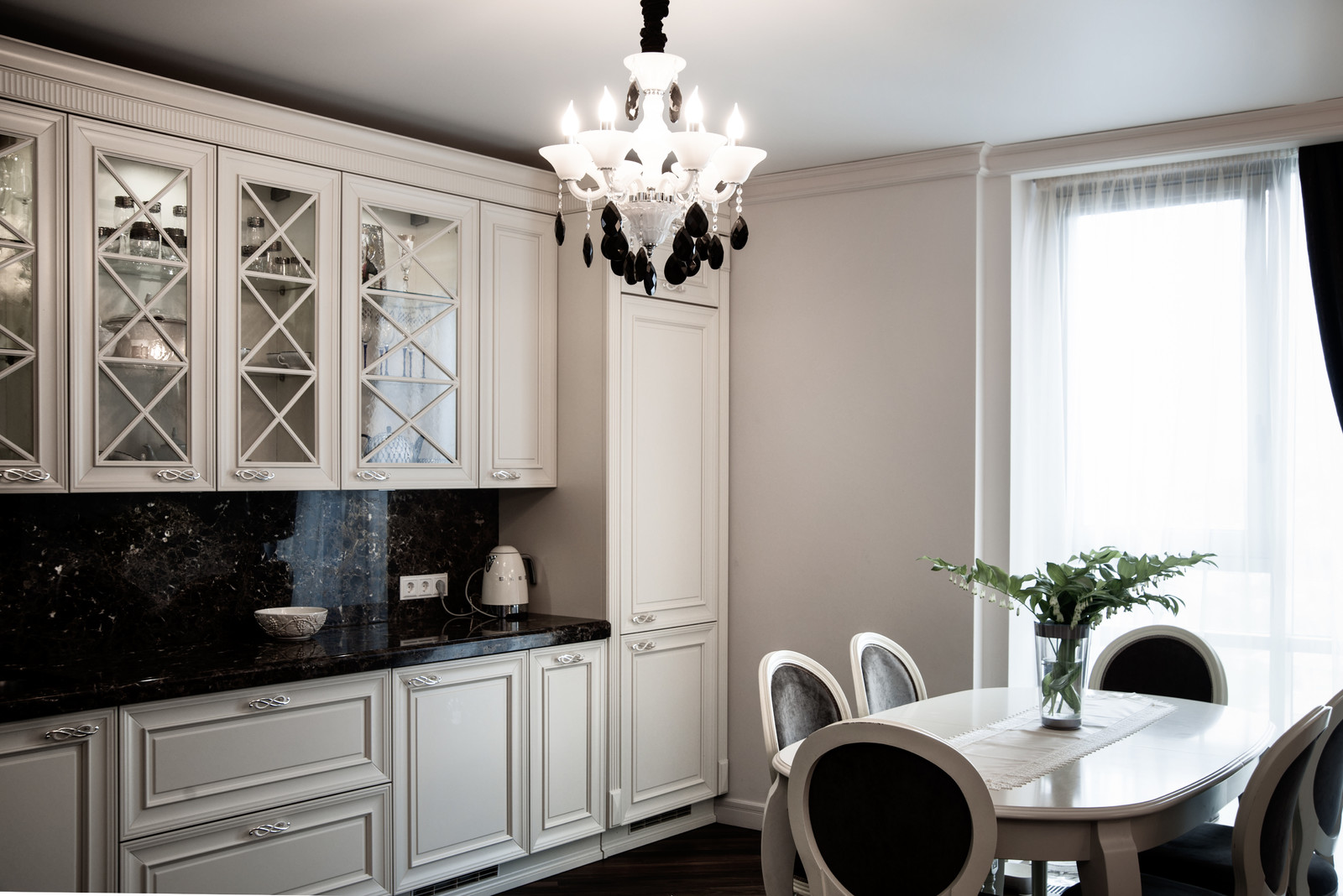 Unica. Черное и Белое.