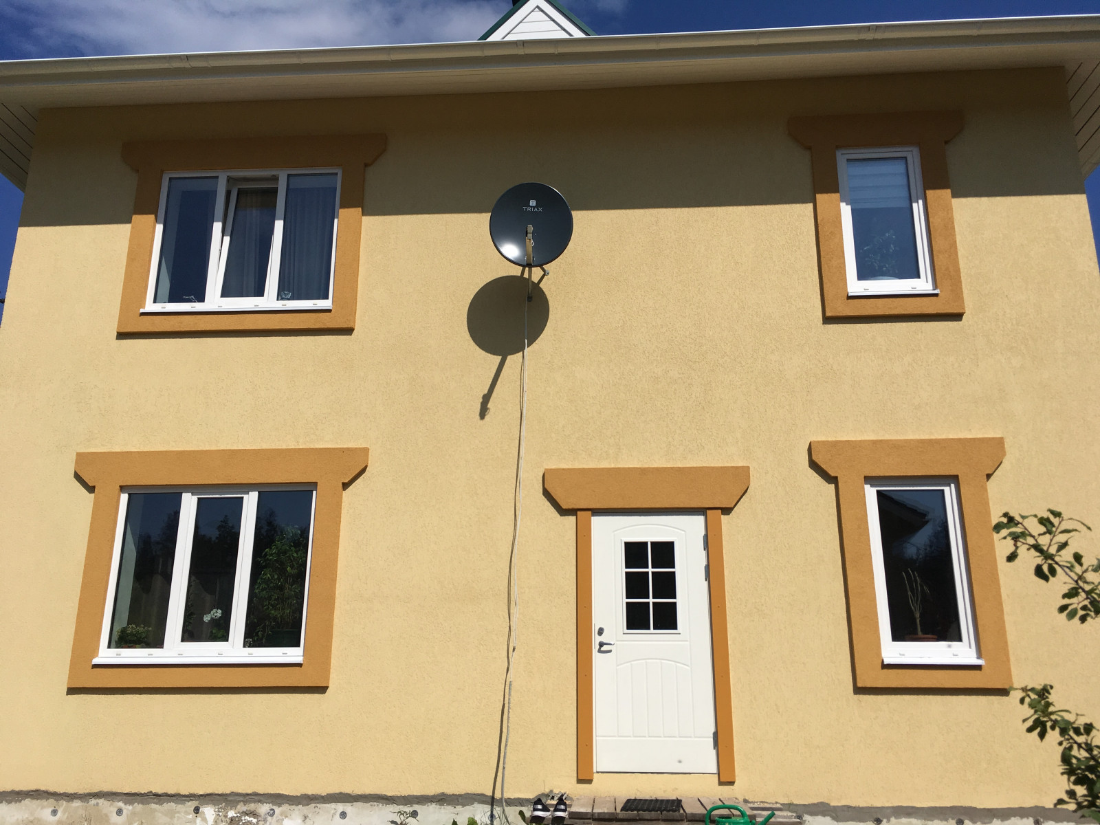 Загородное строительство домов из газобетона и кирпича