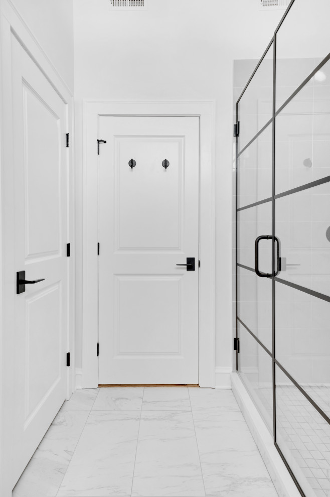 Inspiration for a transitional home design remodel in Chicago