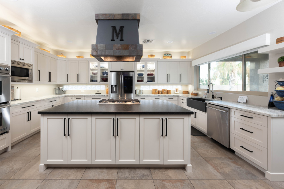 Kitchen - kitchen idea in Phoenix
