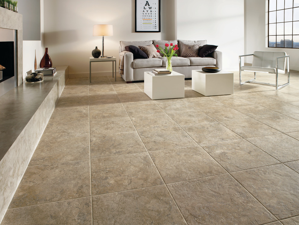 Example of a transitional home design design in Orange County