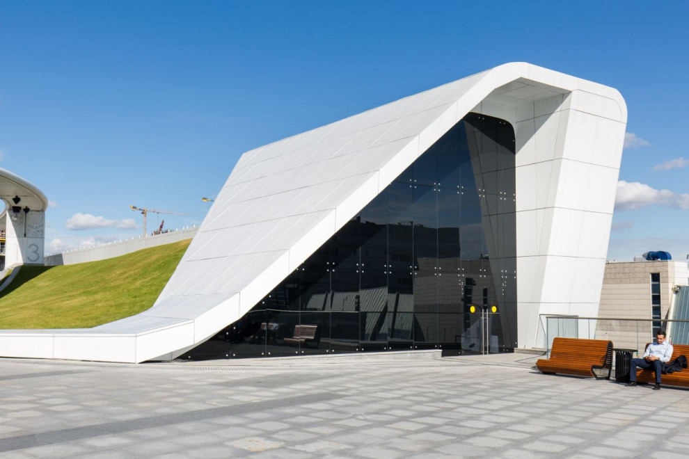 Общественный переход в деловом центре «Москва-Сити»