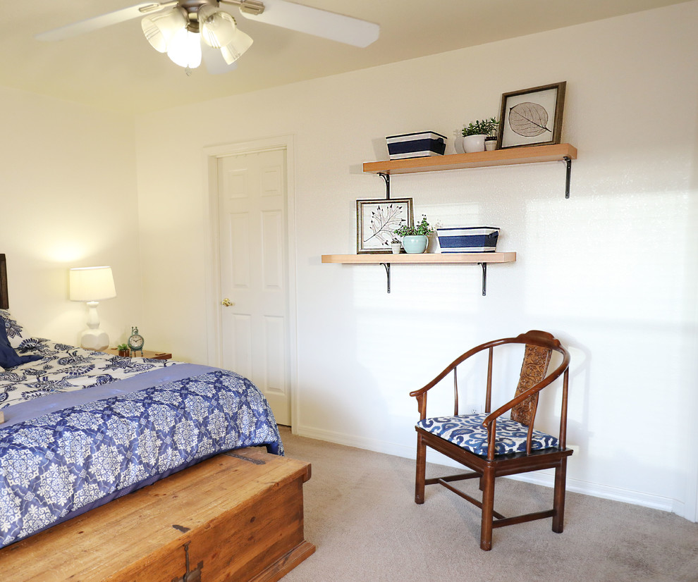 Home design - transitional home design idea in Phoenix