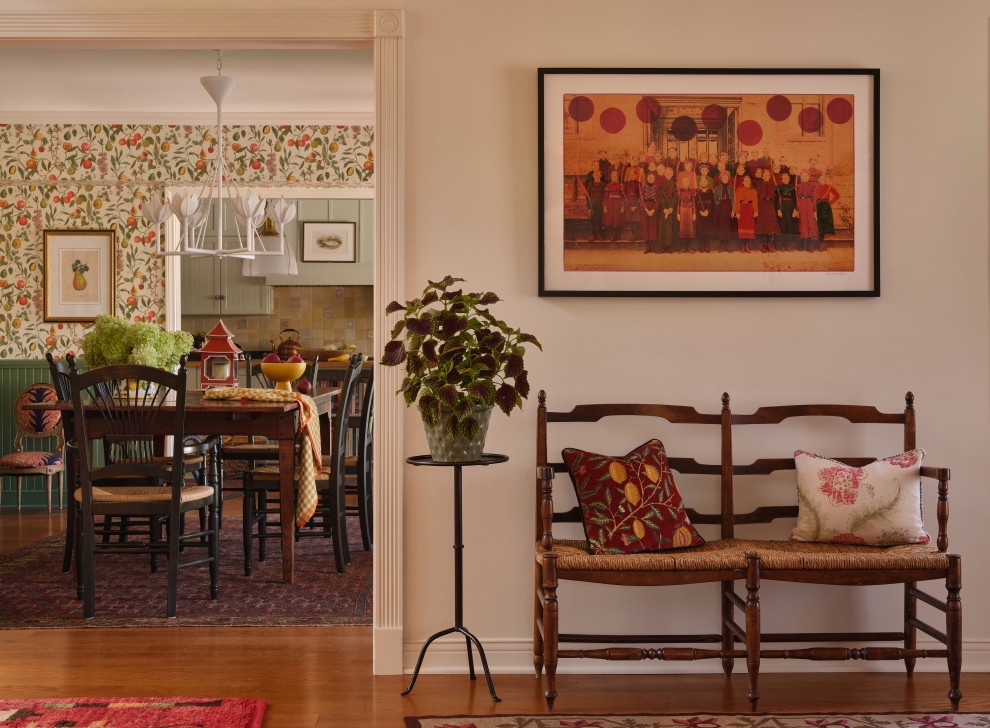 Home design - traditional home design idea in Los Angeles