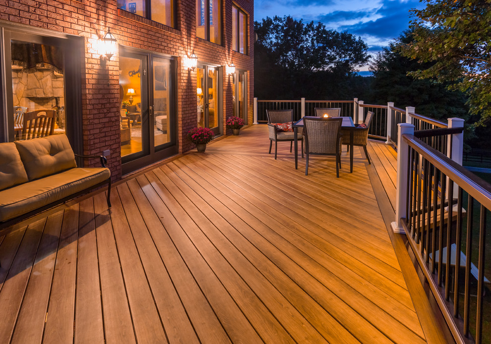 Zuri® Premium Decking Contemporary Deck Toronto by Royal Building Products
