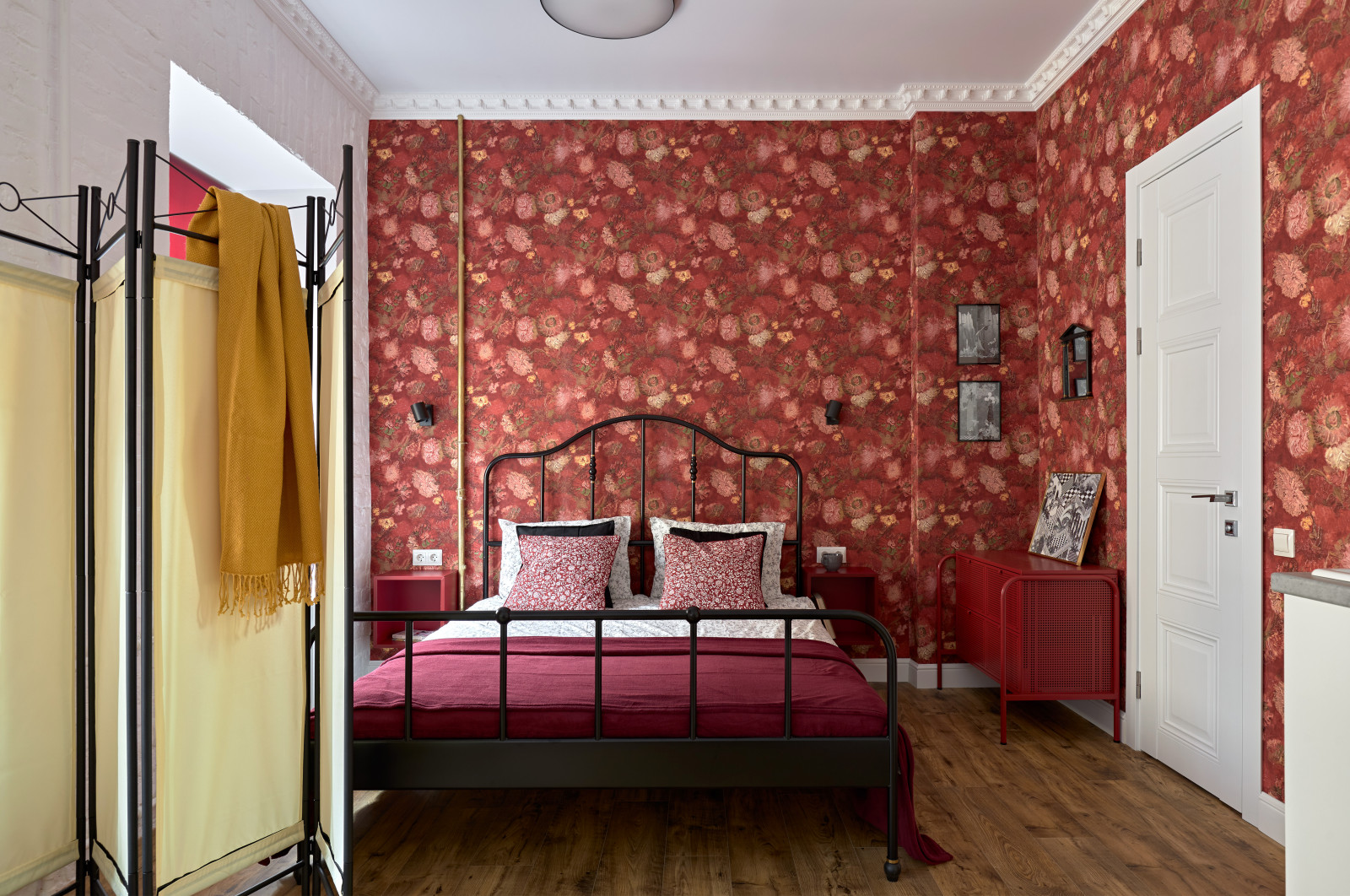 Studio Rouge / Красная студия