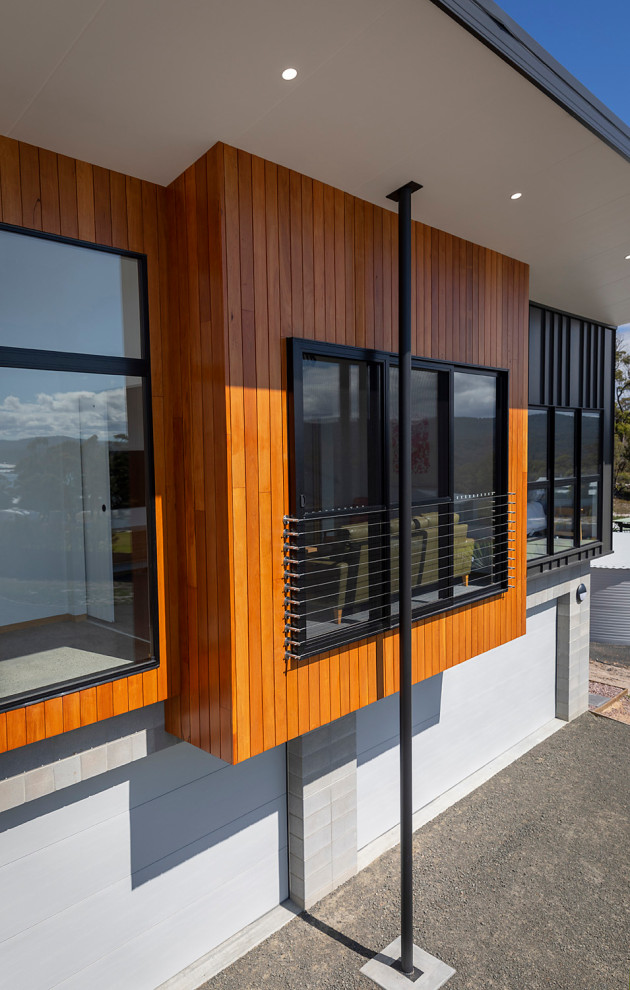 Design ideas for a contemporary exterior in Other.