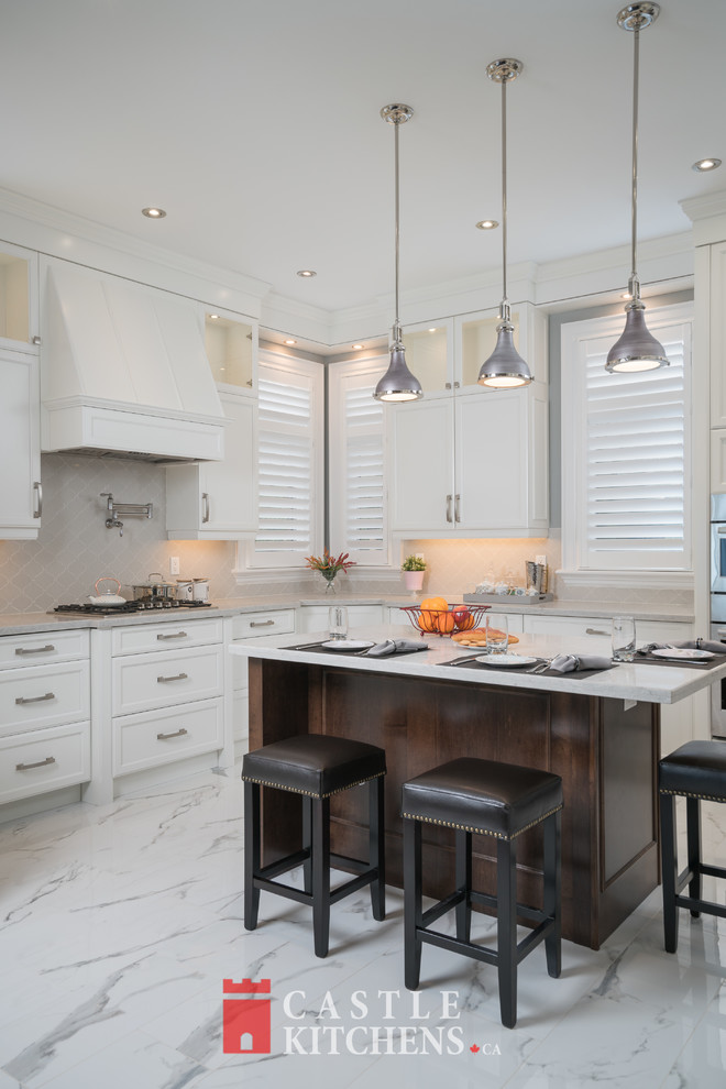 Kitchen - kitchen idea in Toronto