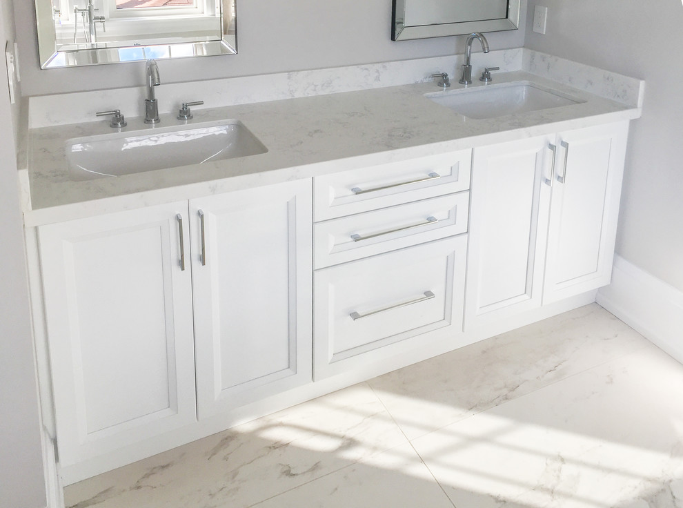 Bathroom - transitional bathroom idea in Toronto